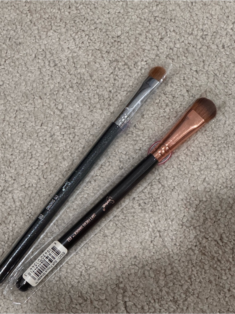 New Sigma Beauty Eyeshadow Brush - Set of 2 E520 and E55